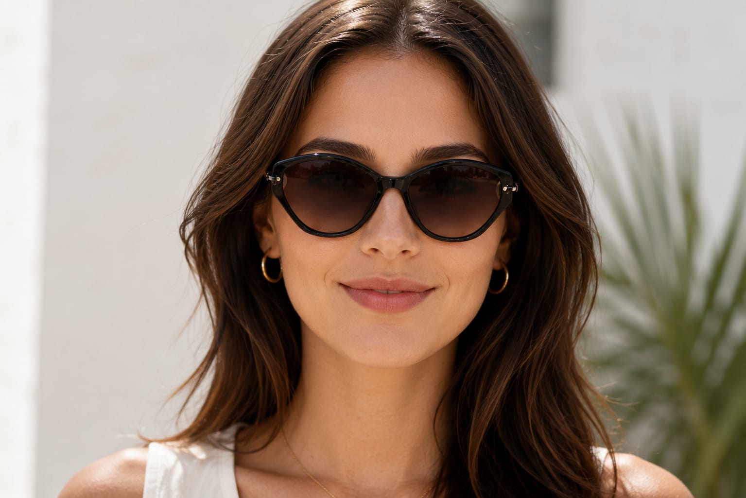 Upgrade your style with the ANS BILLION Women's Cat Eye Sunglasses.